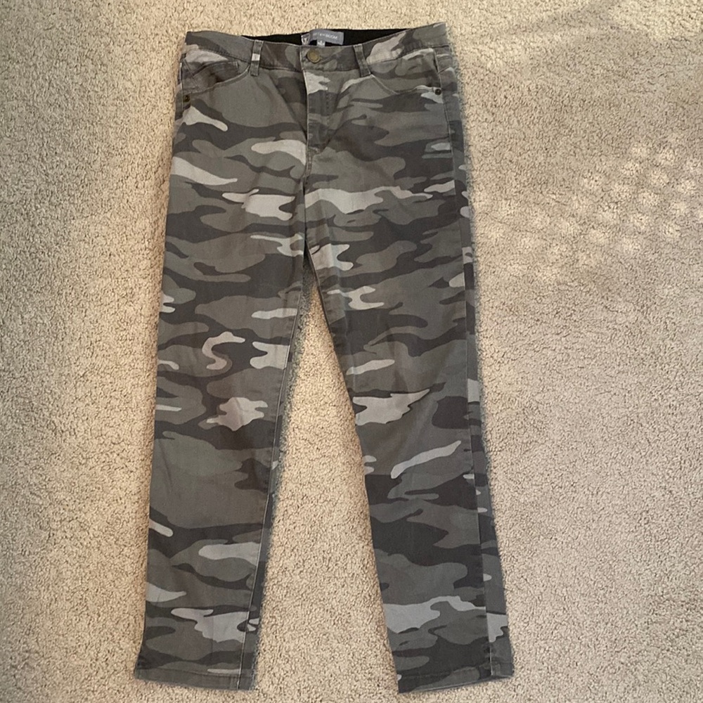 Wit & Wisdom Ab-Solution Camo High Waist Ankle Skinny Pants size 8